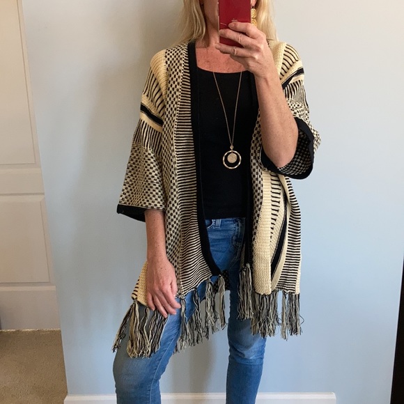 Black & Beige Open Front Cardigan - Picture 2 of 6